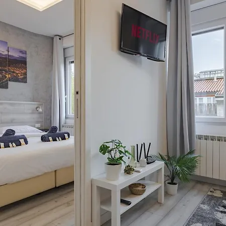 2 Bedroom Giacinti Comfort Free Wifi Apartment *