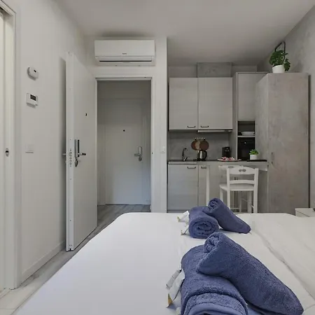 2 Bedroom Giacinti Comfort Free Wifi Διαμέρισμα